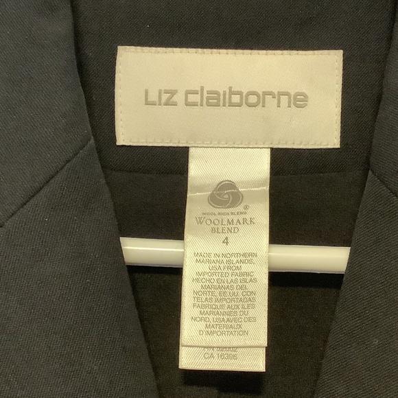 Liz Claiborne Black Wool Blend Business Blazer - Size 4 - Picture 2 of 4